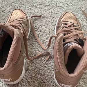 Women’s son of force mid (Nike